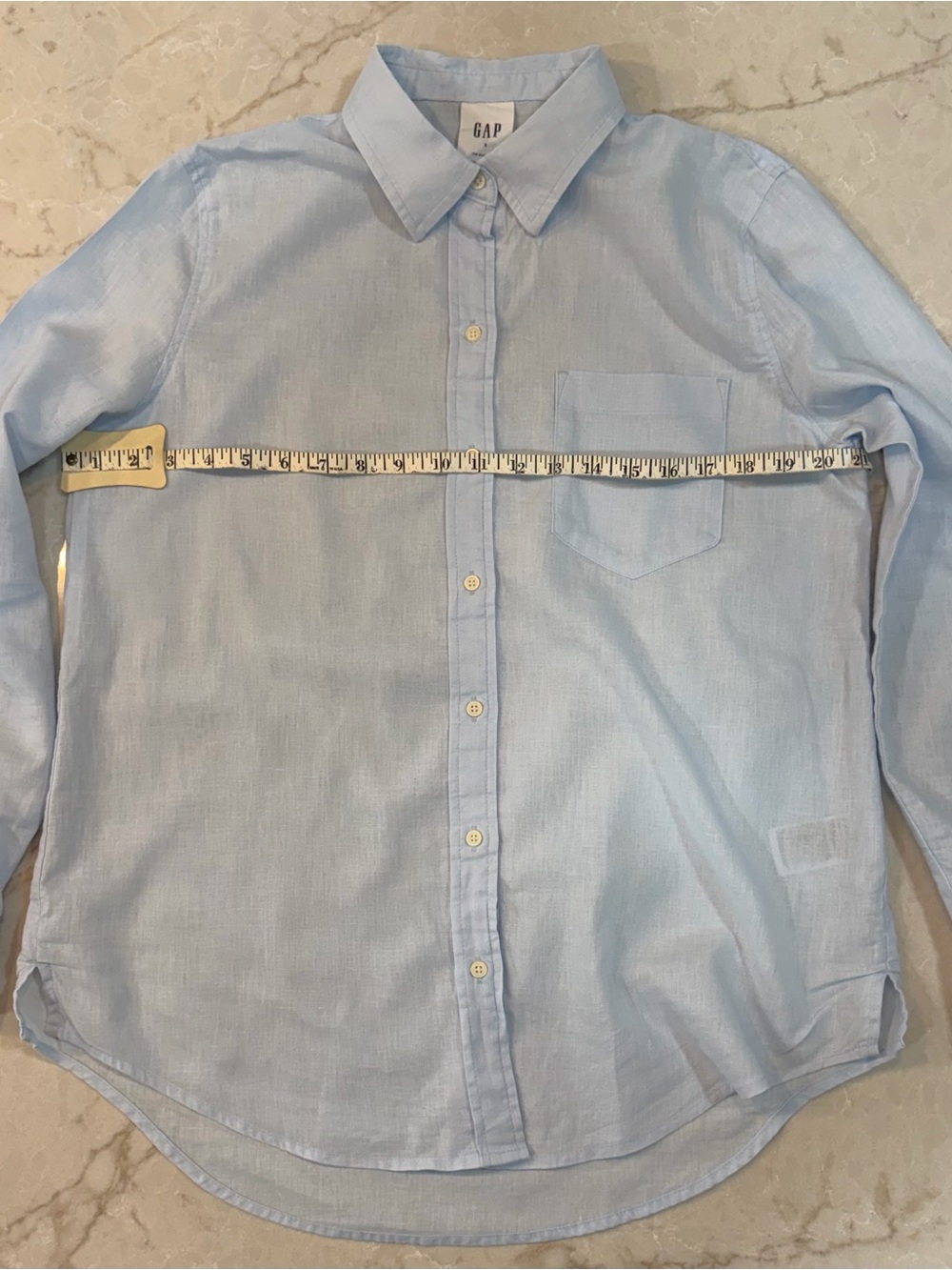 GAP Women’s pale blue linen blend button down
